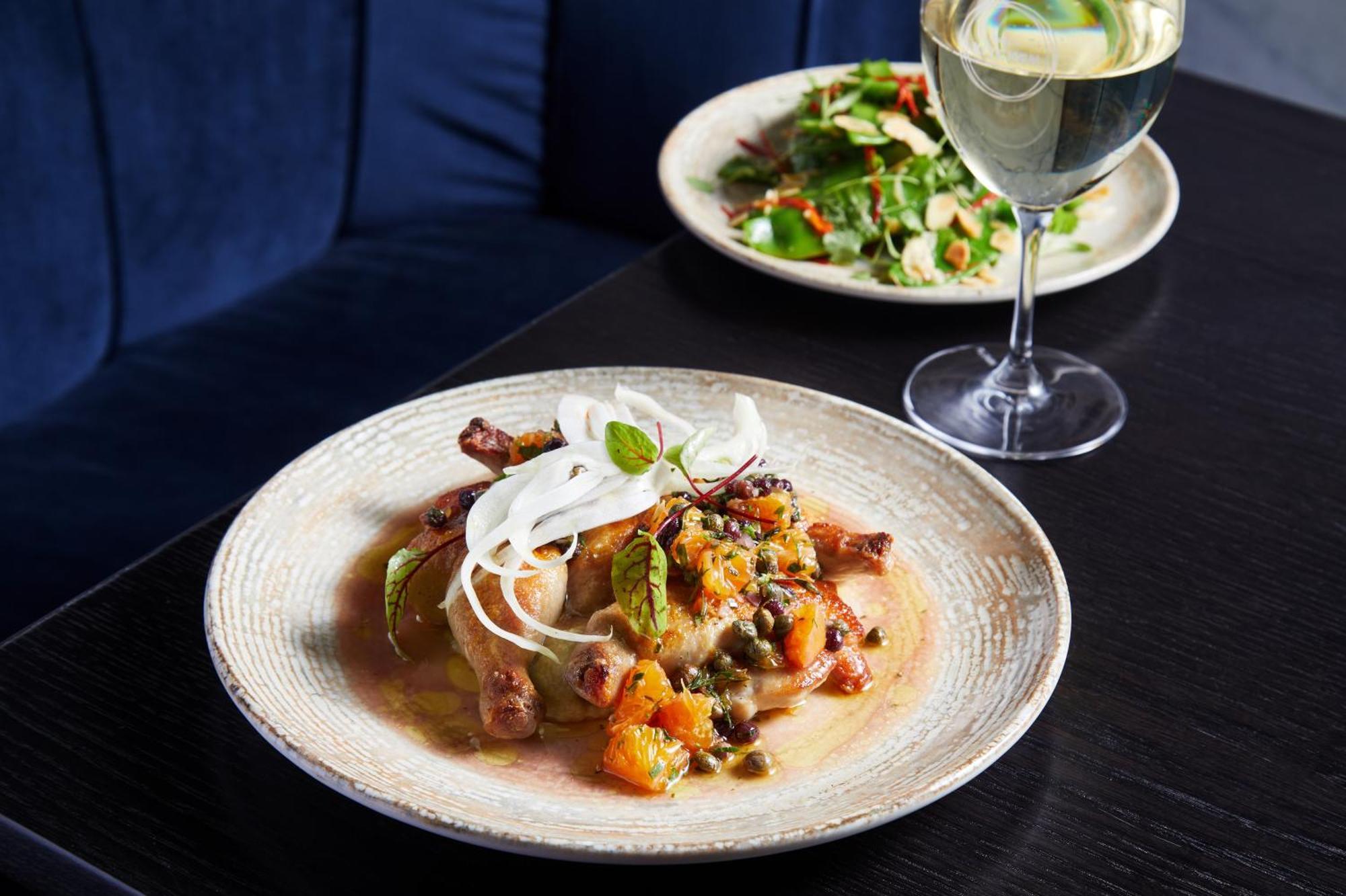 Отель Kimpton Margot Sydney By Ihg Экстерьер фото A meal at the restaurant