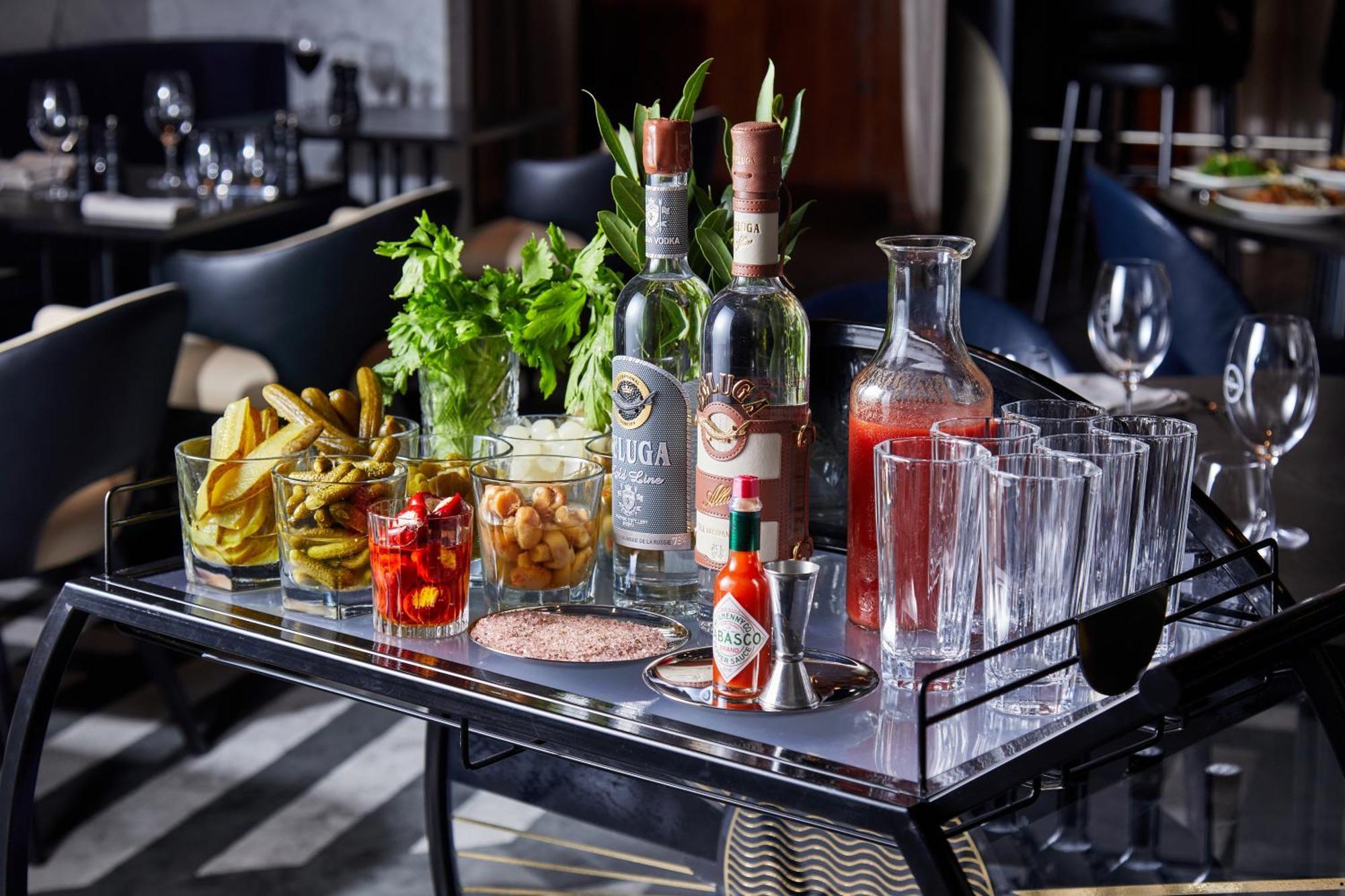 Отель Kimpton Margot Sydney By Ihg Экстерьер фото A Bloody Mary cart