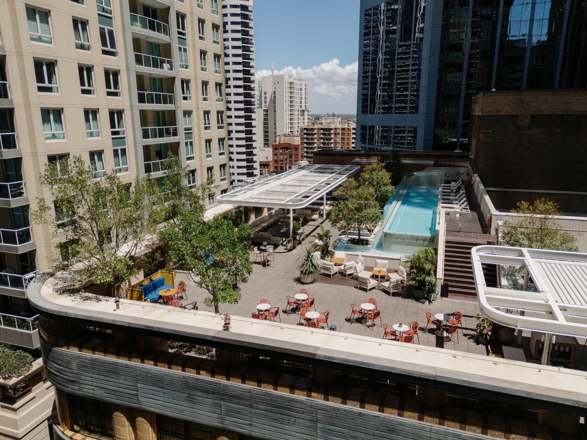 Отель Kimpton Margot Sydney By Ihg Экстерьер фото The rooftop pool at the Ritz-Carlton
