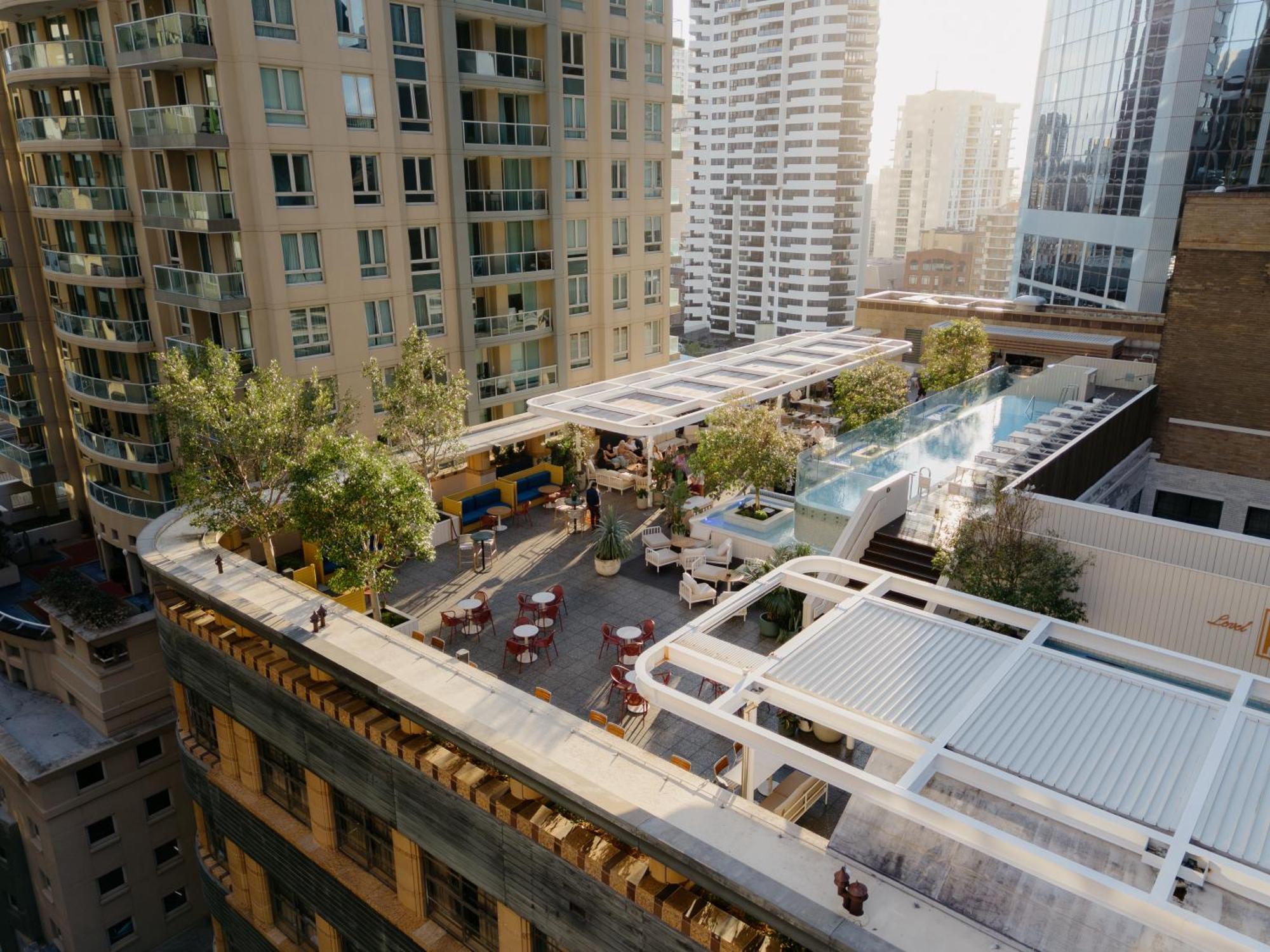 Отель Kimpton Margot Sydney By Ihg Экстерьер фото The rooftop pool at the Ritz-Carlton, Dubai